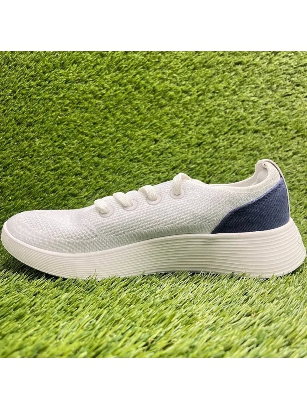 Allbirds Tree Runner Go Womens Size 9 White Blue Athletic Running Shoes Sneakers